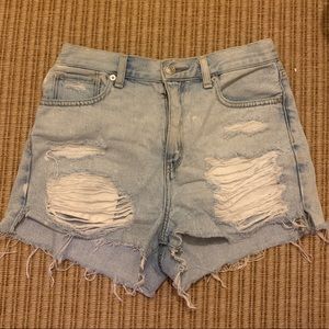 AMERICAN EAGLE MOM SHORTS